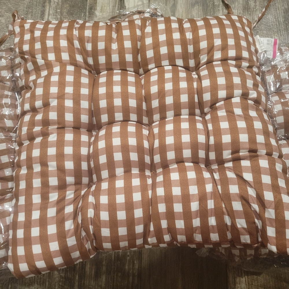 6 chair cushions